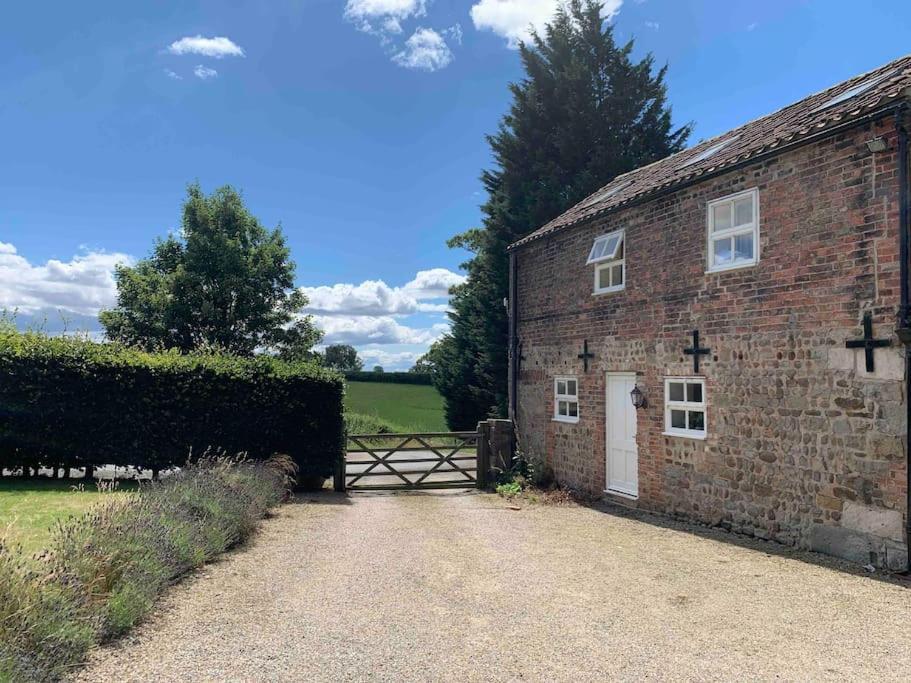 The Old Granary At Red House Farm Villa Ripon Exterior photo